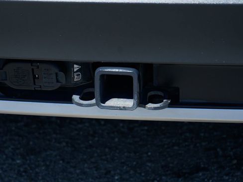 Used 2022 Ford Explorer XLT w/ Equipment Group 202A image 47