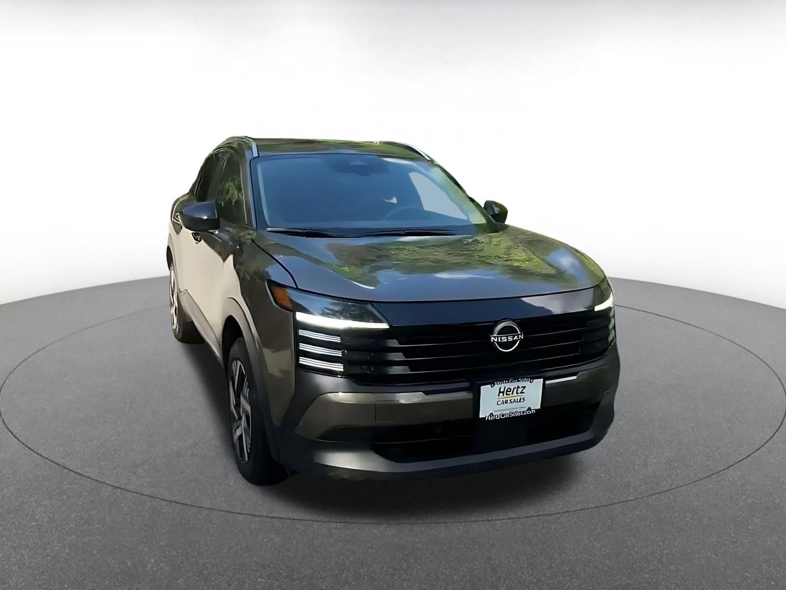 Used 2026 Nissan Kicks SV w/ Cold Weather Package FWD image 2