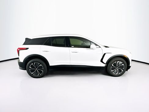 Used 2025 Chevrolet Blazer EV LT AWD/4WD image 10