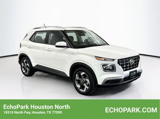 Used 2025 Hyundai Venue SEL FWD video 1