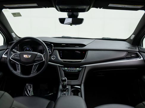 Used 2023 Cadillac XT5 Premium Luxury w/ Technology Package image 11