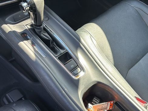 Used 2019 Honda HR-V Touring image 21