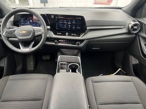 Used 2025 Chevrolet Equinox LT image 11