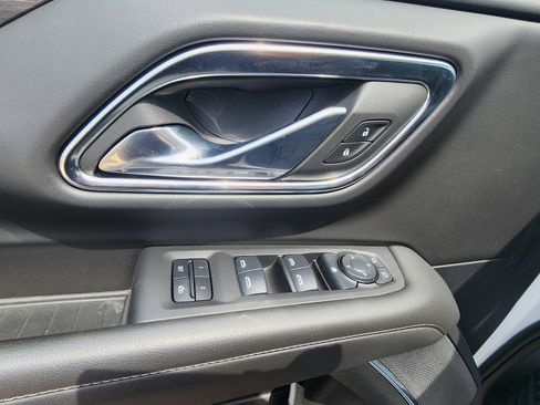 Used 2024 Chevrolet Tahoe LT AWD/4WD image 12