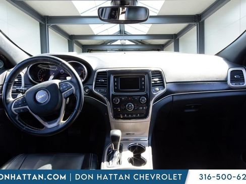Used 2017 Jeep Grand Cherokee Limited AWD/4WD image 4