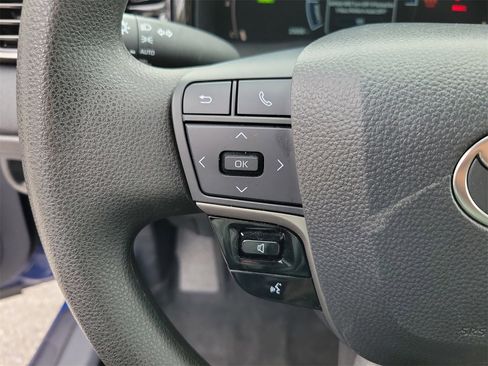 Used 2025 Toyota Camry LE image 20