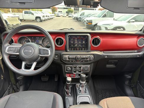 Used 2023 Jeep Wrangler Unlimited Rubicon AWD/4WD image 30