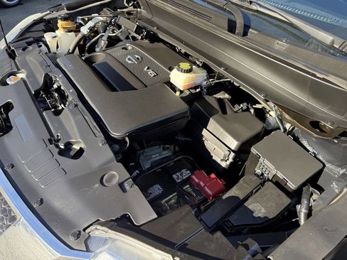 Used 2015 Nissan Pathfinder S image 10