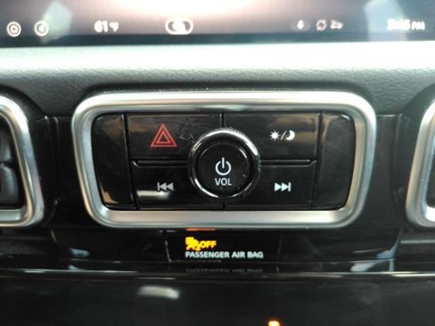 Used 2026 Nissan Sentra SR w/ Floor Mat Package FWD image 41