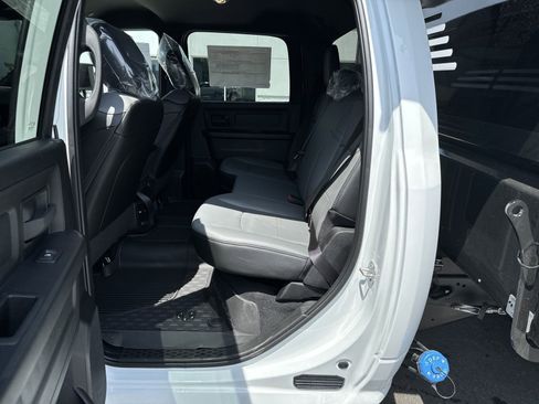 New 2024 RAM 3500 Tradesman w/ Chrome Appearance Group image 28