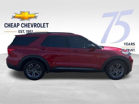 Used 2023 Ford Explorer XLT w/ Equipment Group 202A AWD/4WD image 6