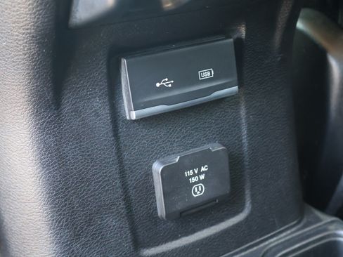 Used 2019 Jeep Wrangler Unlimited Sahara AWD/4WD image 18
