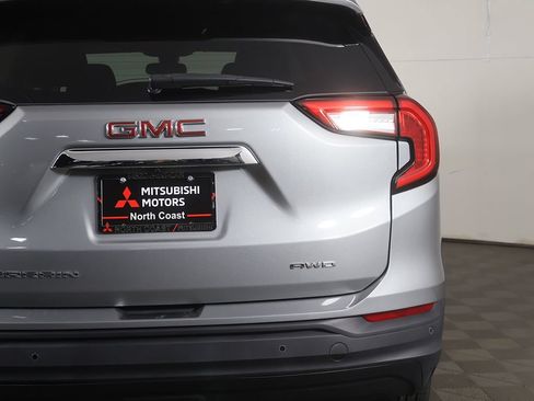 Used 2023 GMC Terrain SLE w/ Driver Convenience Package AWD/4WD image 14