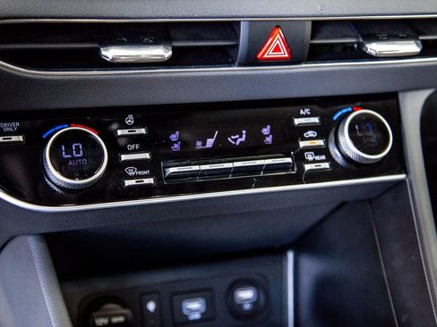 Used 2022 Hyundai Sonata Limited FWD image 17