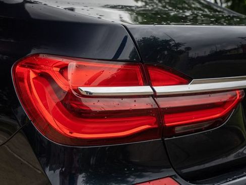 Used 2019 BMW 740i w/ Executive Package RWD image 14