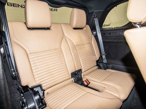 Used 2025 Land Rover Discovery Dynamic SE image 20