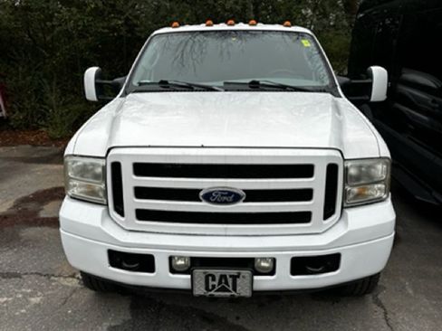 Used 2007 Ford F350 XLT image 2