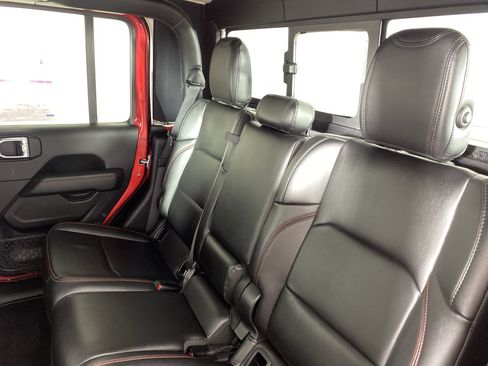Used 2020 Jeep Gladiator Rubicon AWD/4WD image 32