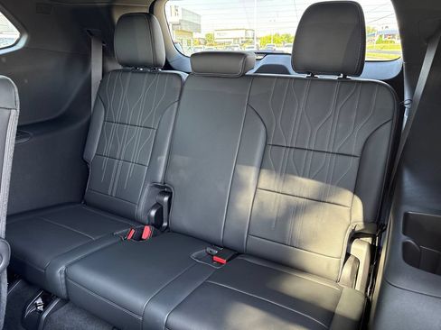 New 2026 Buick Enclave Avenir w/ Super Cruise Package FWD image 43