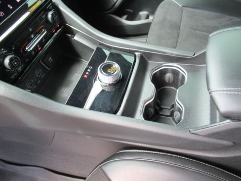 Used 2024 Jeep Grand Cherokee L Laredo AWD/4WD image 18