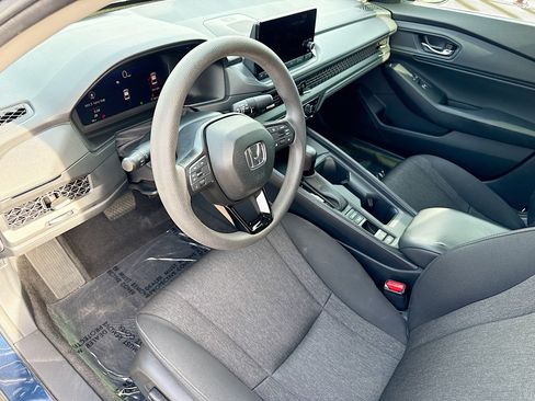 Used 2023 Honda Accord EX image 23