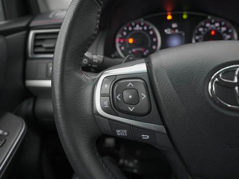 Used 2017 Toyota Camry SE image 14