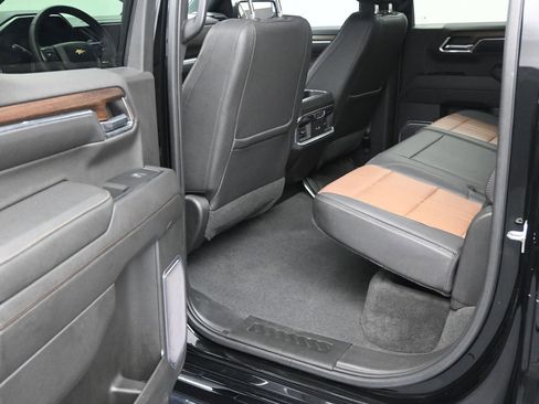 Used 2023 Chevrolet Silverado 1500 High Country image 14