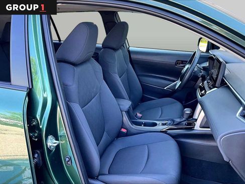 Used 2025 Toyota Corolla Cross LE w/ Moonroof Package AWD/4WD image 8