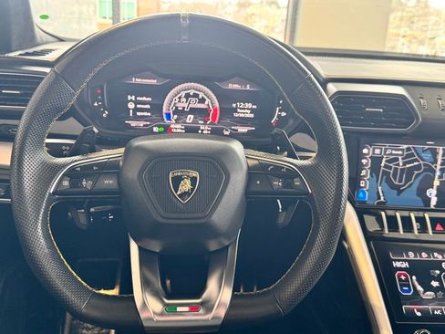 Used 2021 Lamborghini Urus image 44
