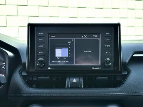 Used 2022 Toyota RAV4 LE image 23