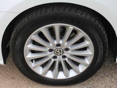 Used 2016 Volkswagen Passat 1.8T image 46