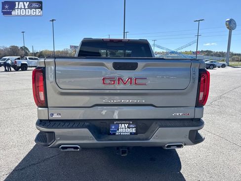 Used 2025 GMC Sierra 1500 AT4 w/ AT4 Premium Package AWD/4WD image 5