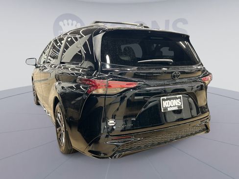 Used 2026 Toyota Sienna XSE AWD/4WD image 2