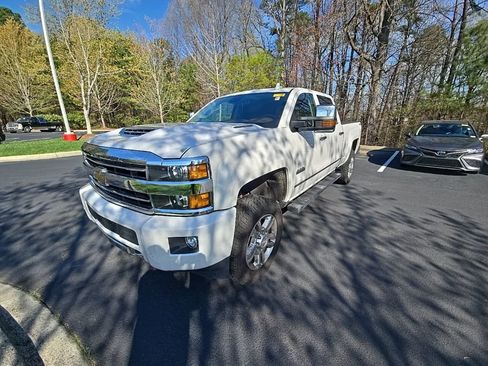 Used 2019 Chevrolet Silverado 2500 High Country w/ Duramax Plus Package image 16