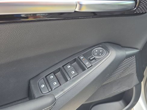 New 2026 Kia Seltos S FWD image 19