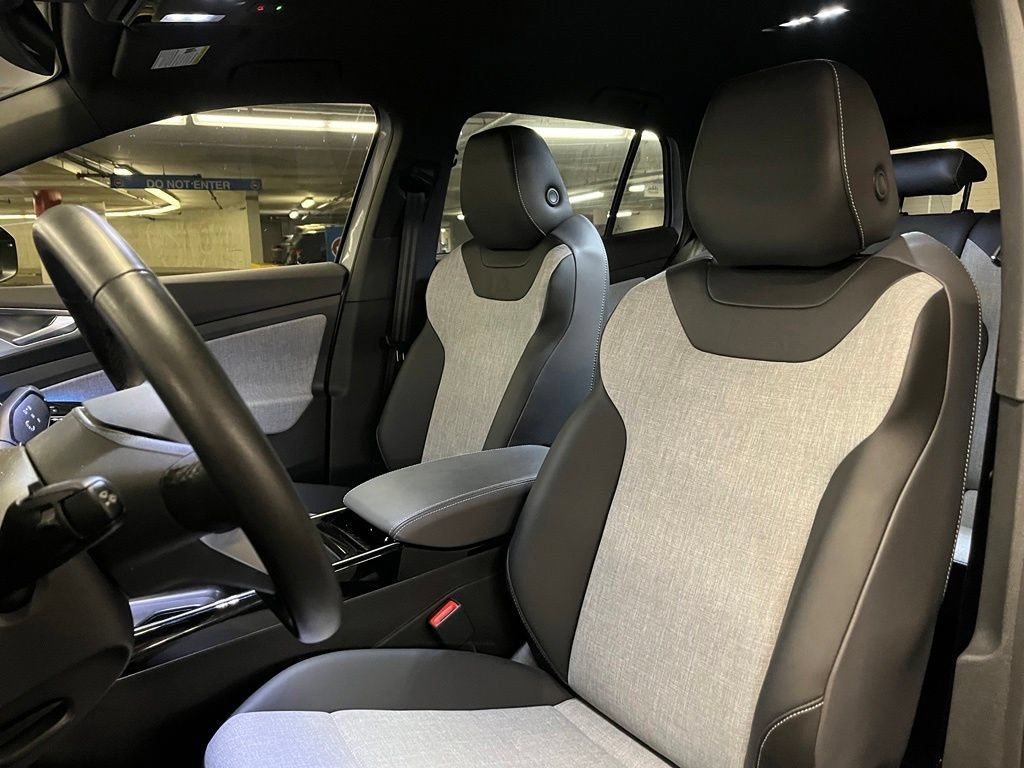 Used 2025 Volkswagen ID.4 Pro RWD image 19