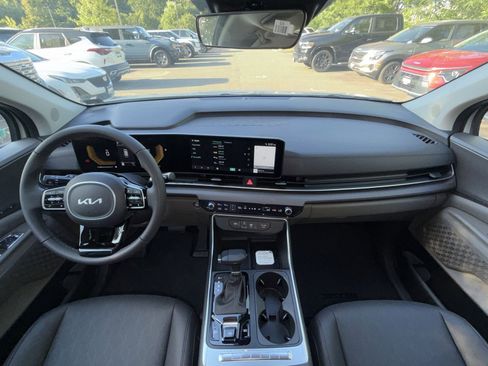 New 2026 Kia Carnival EX FWD image 39