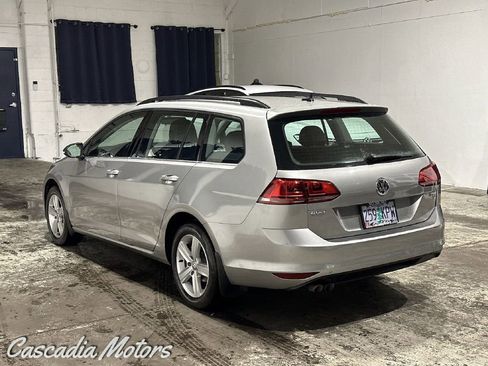 Used 2015 Volkswagen Golf TDI S FWD image 4