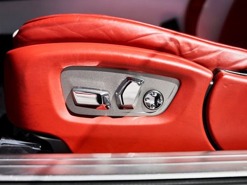 Used 2020 Rolls-Royce Wraith image 33