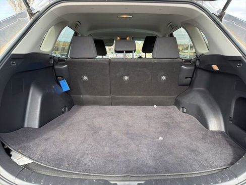 Used 2021 Toyota RAV4 LE image 6