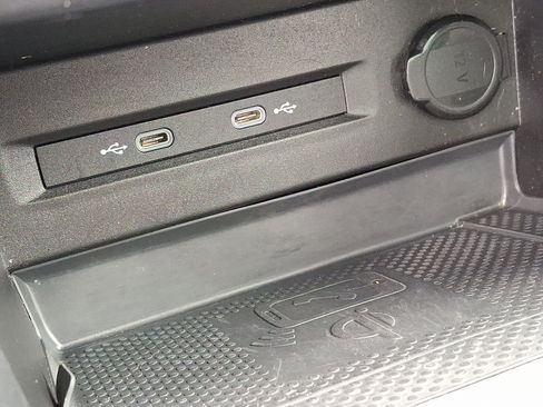 Used 2022 Volkswagen Taos SE FWD image 26