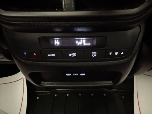 Used 2024 Honda Pilot Touring image 41