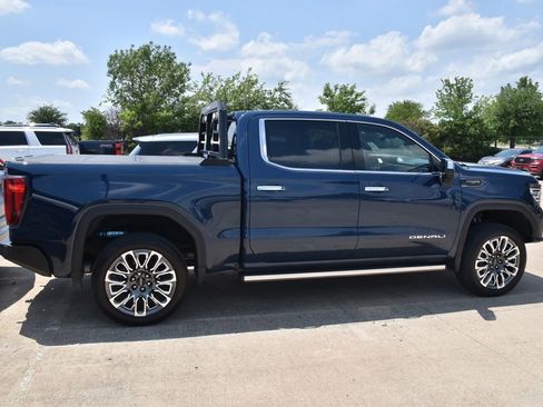 Used 2023 GMC Sierra 1500 Denali Ultimate AWD/4WD image 6