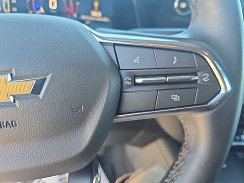 Used 2025 Chevrolet Suburban LT AWD/4WD image 19