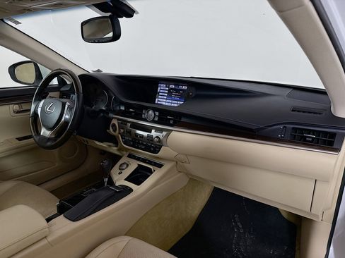 Used 2014 Lexus ES 350 w/ Luxury Package image 28