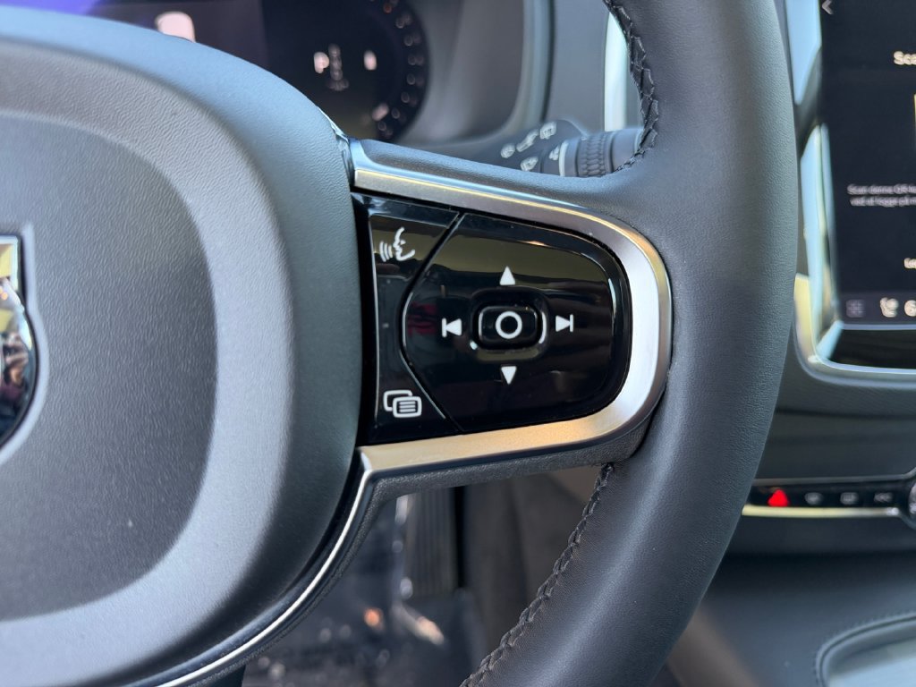 Used 2024 Volvo XC90 B5 Core w/ Climate Package AWD/4WD image 19