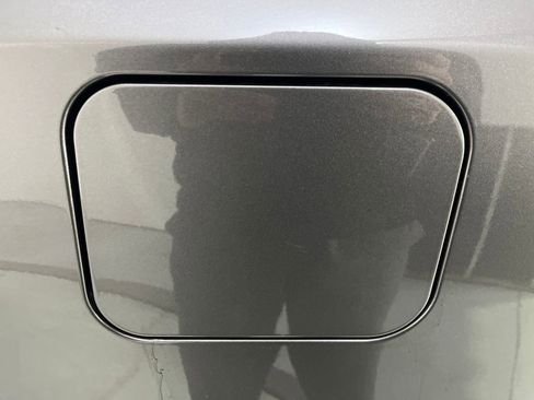 Used 2017 Toyota Sienna XLE image 40