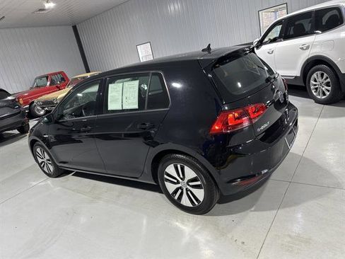Used 2016 Volkswagen e-Golf SE image 5