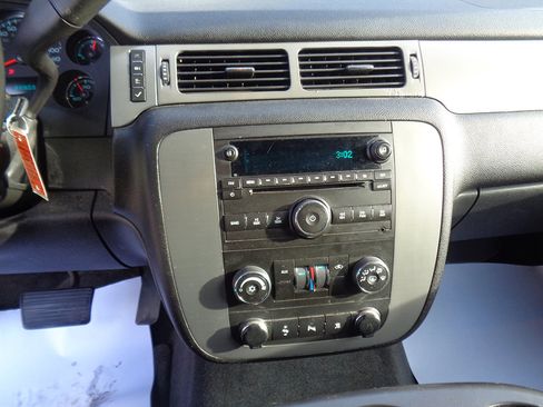 Used 2008 Chevrolet Suburban LS w/ Convenience Package 1 image 17