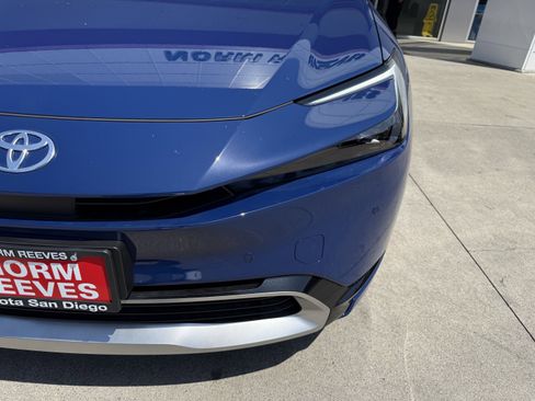 Certified 2025 Toyota Prius Plug-In Hybrid image 31